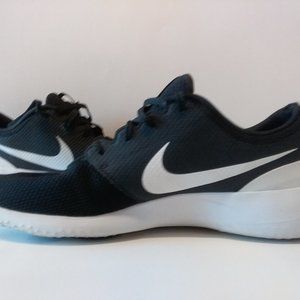 Men's Nike Golf Shoes Size 11.5  Black and White Lace Up Pre-Owned